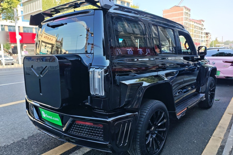 超境汽车 共创坦克300 2023款 2.0T 赛博骑士车身外观7