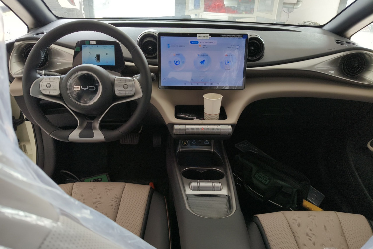 比亚迪 海豚 2025款 420km 自由版中控内饰12