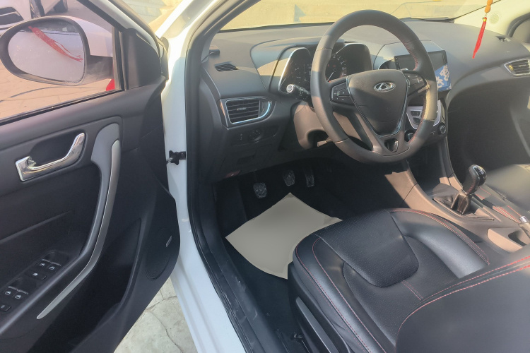 奇瑞 艾瑞泽5 2017款 1.5L 手动领潮版中控内饰20