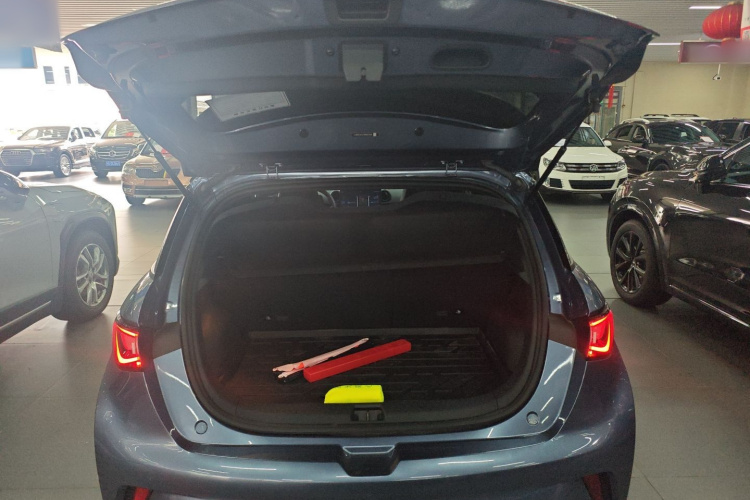 比亚迪 海豚 2024款 荣耀版 420km 时尚版机舱底盘23