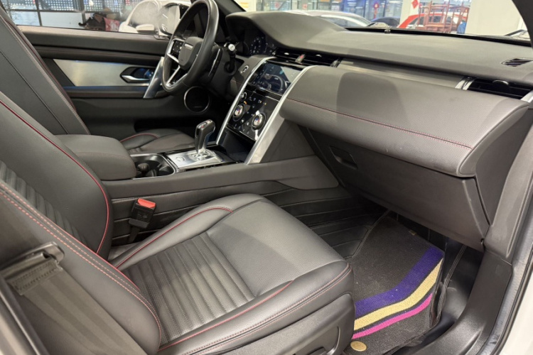 路虎 发现运动版 2022款 249PS 大都会版 5座中控内饰7008