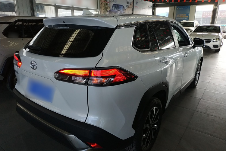 丰田 锋兰达 2022款 2.0L CVT豪华版车身外观7