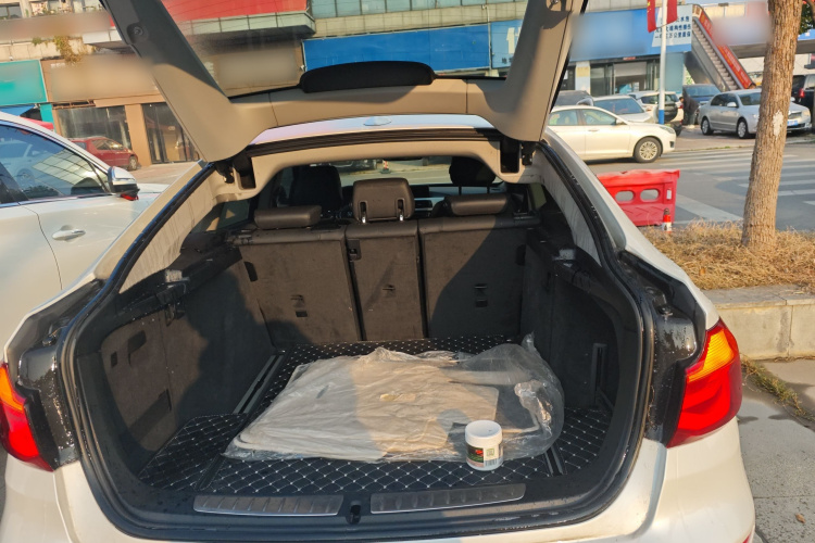 宝马3系GT 2017款 320i 时尚型局部细节23