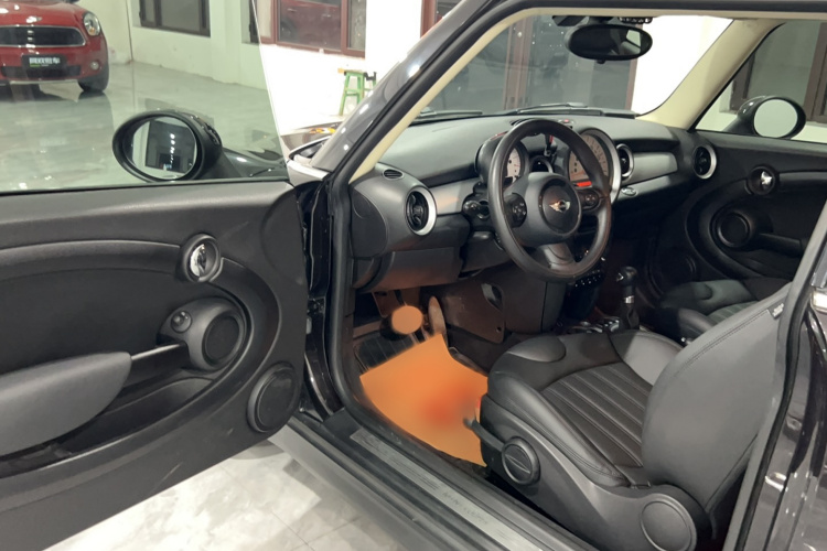 MINI Clubman 2011款 1.6L COOPER Fun中控内饰7003