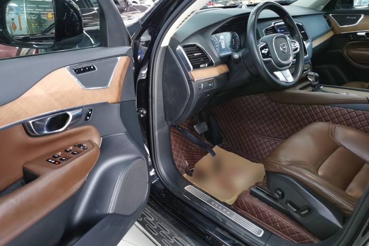 沃尔沃XC90 2018款 T6 智雅版 7座中控内饰7003