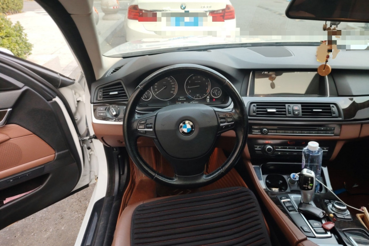 宝马5系 2014款 525Li 领先型局部细节13