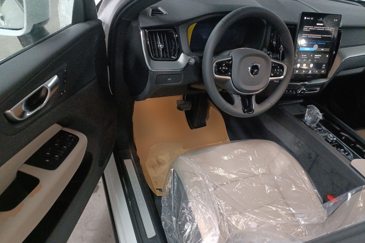 沃尔沃XC60 2026款 B5 四驱智逸豪华版中控内饰20