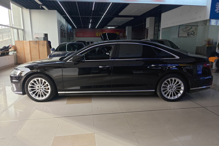 奥迪A8 2018款 A8L 55 TFSI quattro投放版精英型车身外观4