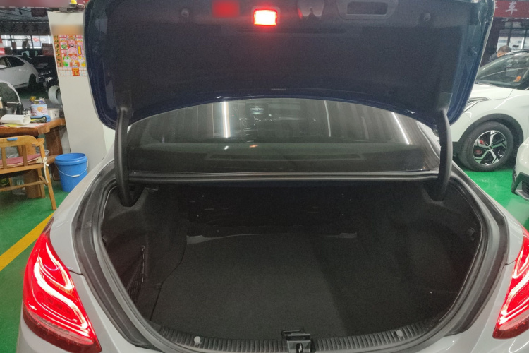 奔驰C级 2017款 改款 C 200 L 运动版机舱底盘23