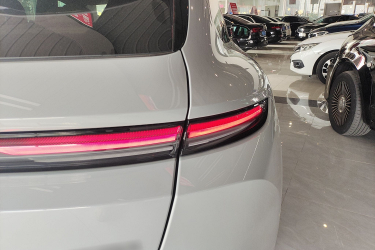 蔚来ET5T 2023款 75kWh Touring车身外观9