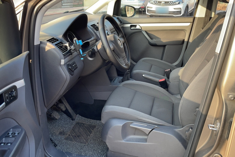 大众 途安 2015款 1.4T 手动风尚版5座中控内饰7001