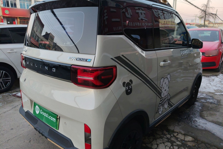 五菱汽车 宏光MINIEV 2022款 GAMEBOY 200km 玩乐款 磷酸铁锂车身外观7