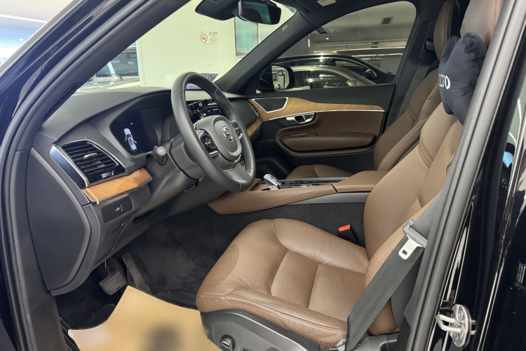 沃尔沃XC90 2023款 B6 智逸豪华版 7座中控内饰7015