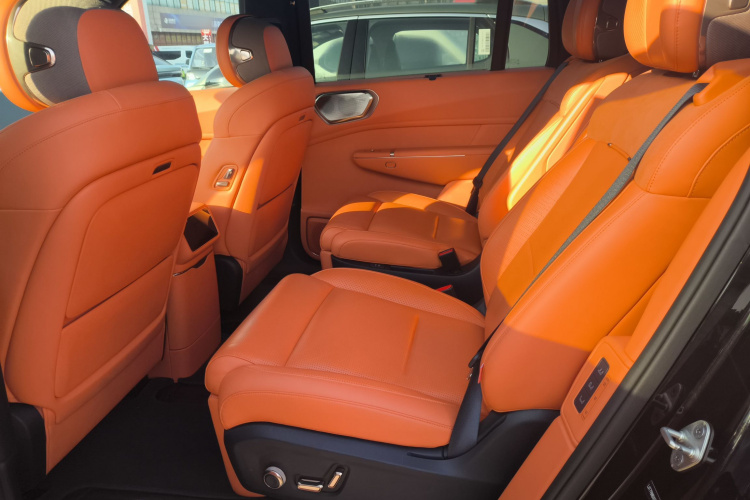 领克900 2025款 1.5T Ultra中控内饰21