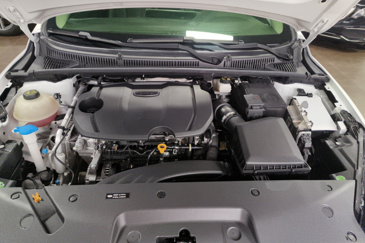 吉利汽车 2022款 缤瑞COOL 1.5T DCT电掣版机舱底盘24