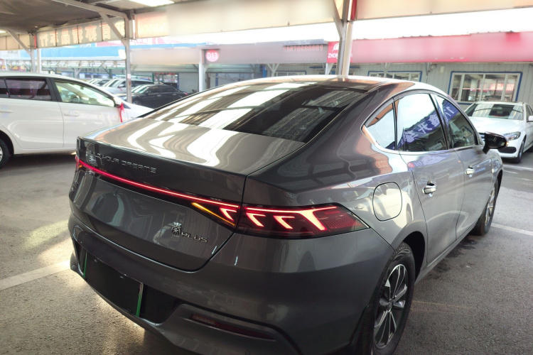 比亚迪 秦PLUS 2024款 荣耀版 DM-i 55KM领先型车身外观7