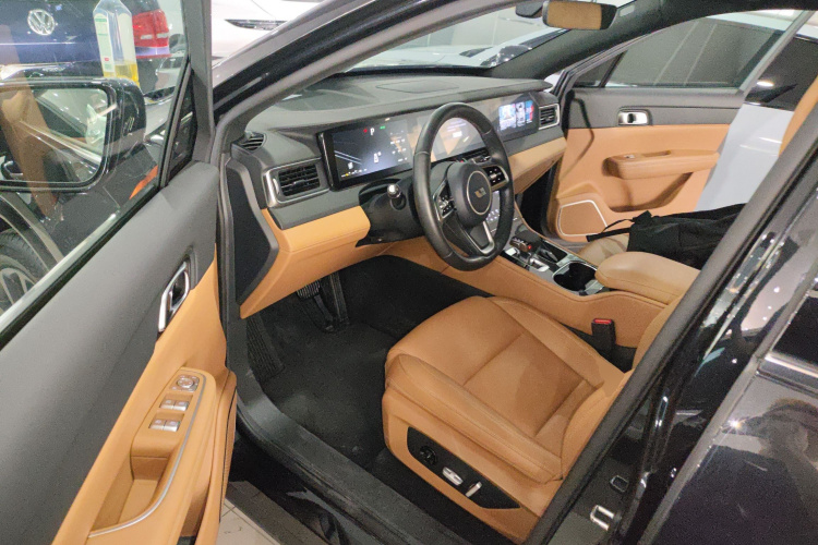 理想汽车 理想ONE 2021款 增程6座版中控内饰7003