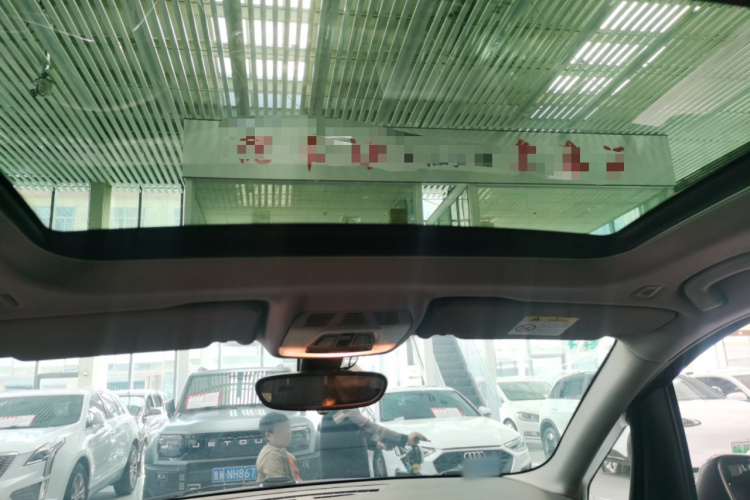 宝马2系旅行车 2016款 218i 领先型中控内饰22