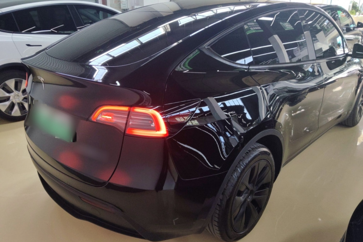 特斯拉 Model Y 2023款 长续航全轮驱动版车身外观6005