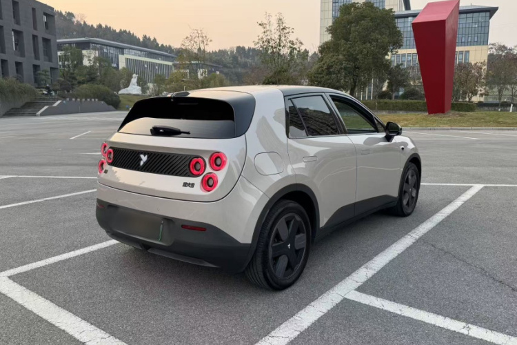 firefly萤火虫 2025款 发光版车身外观6004