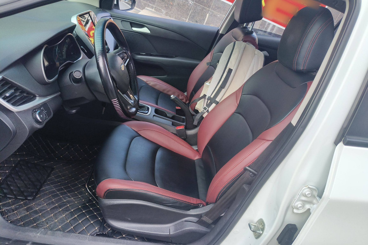 雪佛兰 科沃兹 2019款 320 自动欣享天窗版中控内饰19