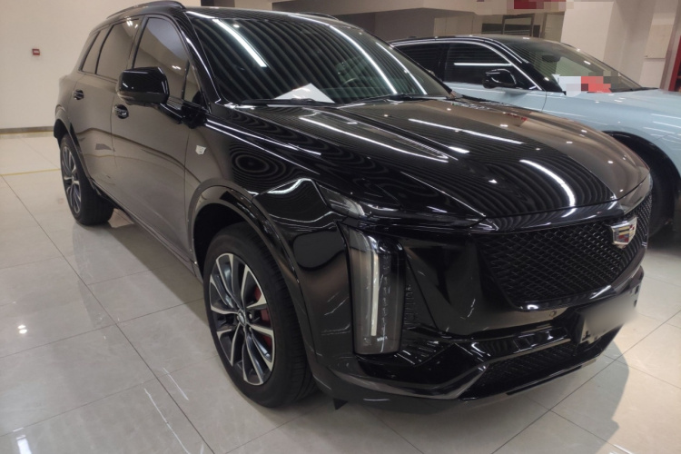 凯迪拉克XT5 2025款 2.0T 尊贵型车身外观3