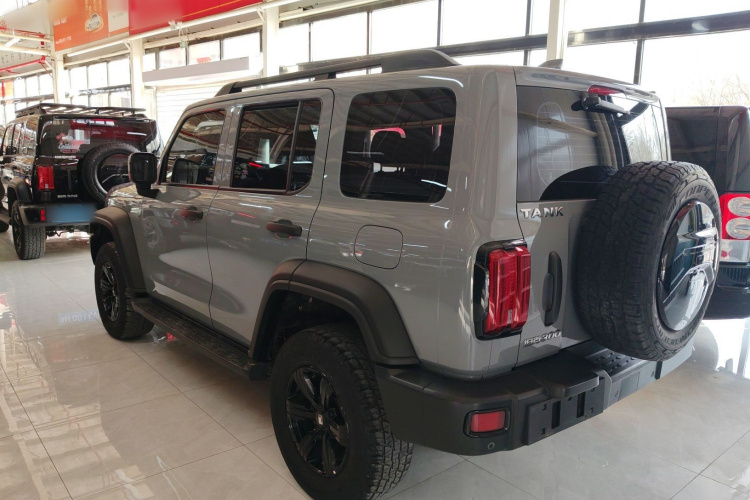 坦克300 2021款 越野版 2.0T 挑战者车身外观4