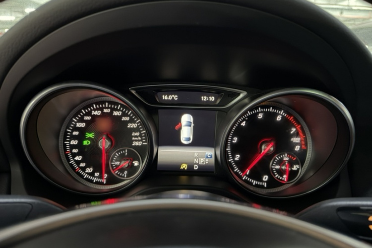 奔驰CLA 2017款 CLA 220 4MATIC 极地限量版局部细节14