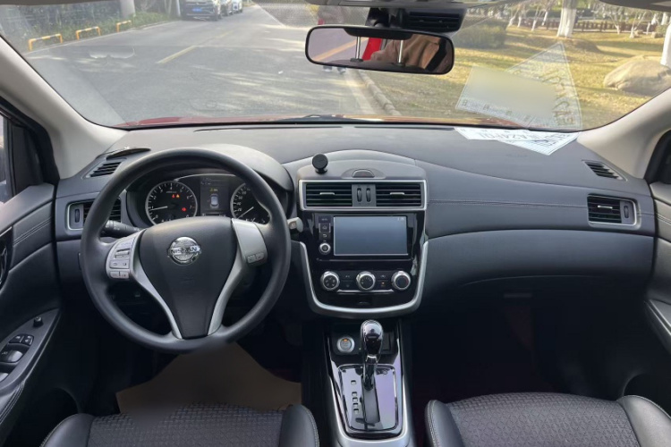 日产 骐达TIIDA 2016款 1.6L CVT智行版中控内饰7008