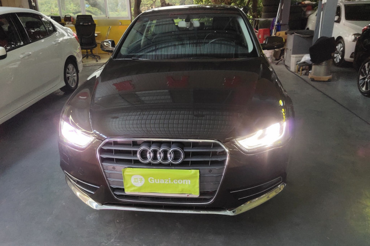 奥迪A4L 2015款 35 TFSI 自动标准型车身外观2