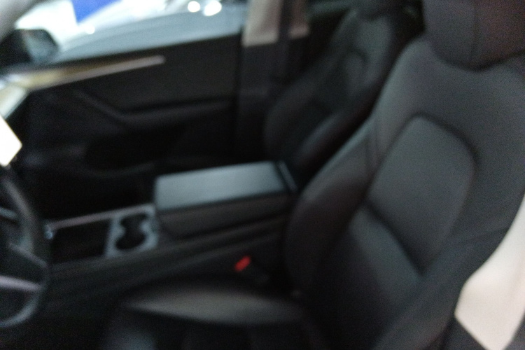 特斯拉 Model Y 2022款 后轮驱动版局部细节19