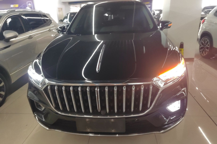 红旗HS5 2022款 改款 2.0T 智联旗享版车身外观2