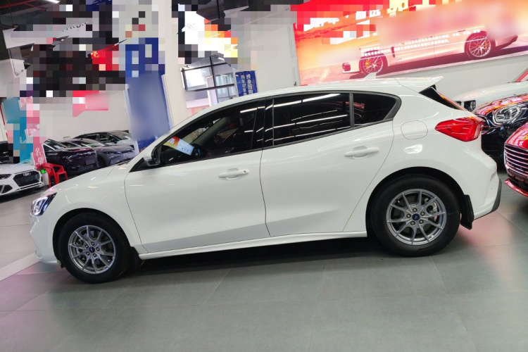 福特 福克斯 2021款 两厢 EcoBoost 180 自动锋潮型车身外观6002