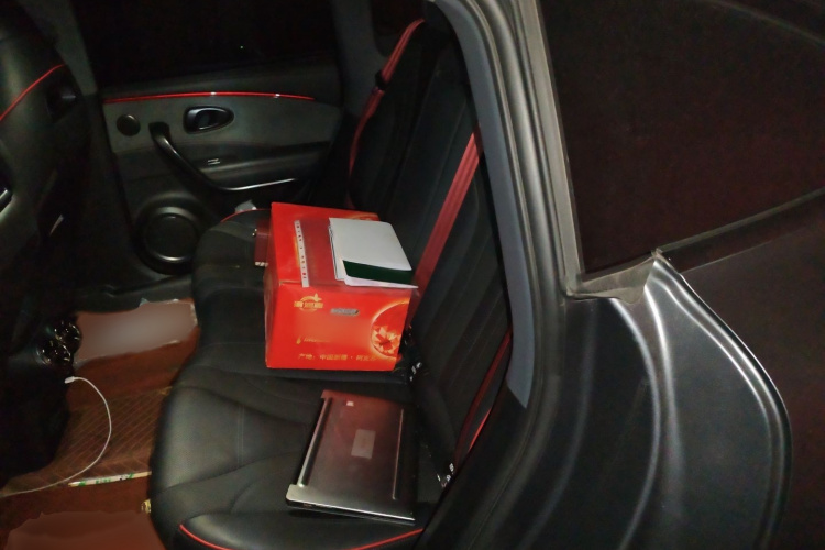 欧拉闪电猫 2024款 暗夜版 555km 尊贵版中控内饰7004