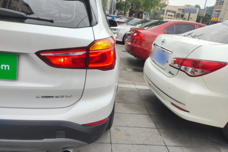 宝马X1 2018款 sDrive20Li 领先型车身外观6001