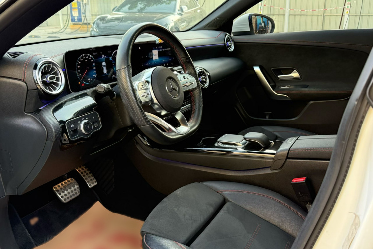 奔驰CLA 2020款 CLA 200 猎跑车中控内饰7007