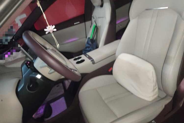 小米汽车 小米YU7 2025款 超长续航四驱Pro版中控内饰19