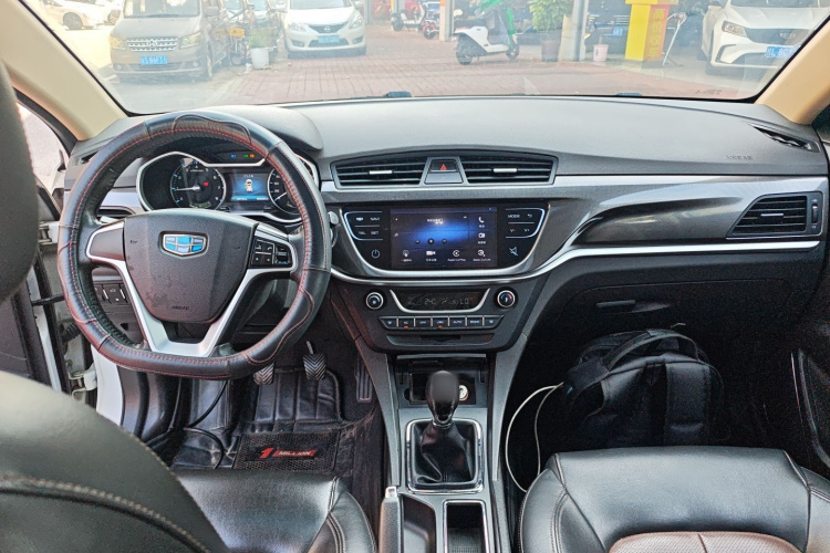 吉利汽车 帝豪 2017款 两厢RS百万款 1.5L 手动向上版中控内饰12