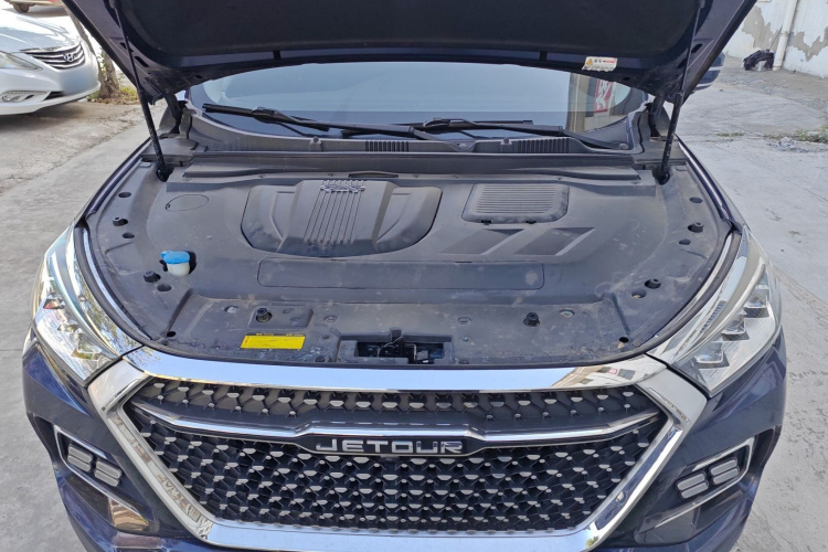 捷途X95 2020款 1.6T DCT探索Pro版 5座机舱底盘24