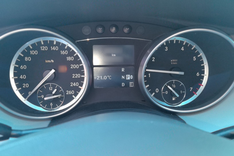 奔驰R级 2017款 R 320 4MATIC 商务型臻藏版局部细节14