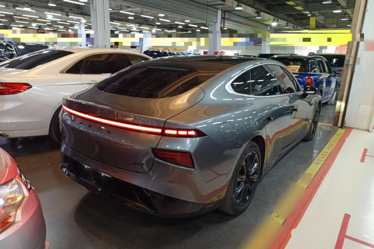 小鹏P7 2020款 562E性能版车身外观7