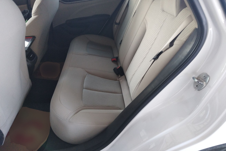 别克 英朗 2019款 15T 双离合进取型 国VI中控内饰21