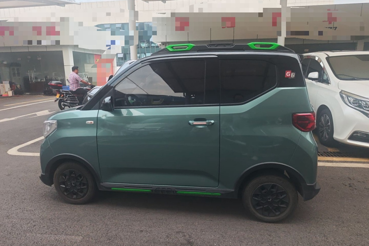 五菱汽车 宏光MINIEV 2022款 GAMEBOY 200km 玩乐款 磷酸铁锂车身外观6005