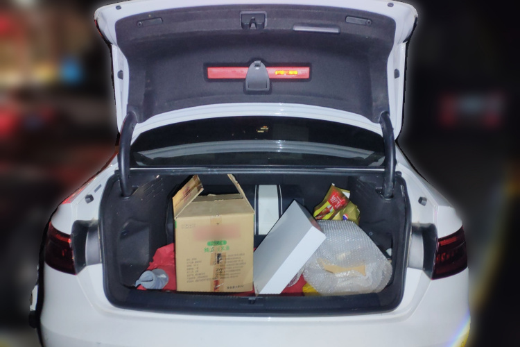 奥迪A4L 2018款 30周年年型 40 TFSI 进取型局部细节23