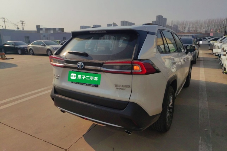丰田 威兰达 2023款 双擎 2.5L E-CVT四驱尊贵版车身外观6005