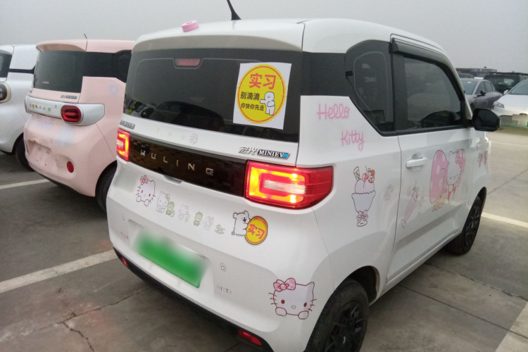 五菱汽车 宏光MINIEV 2022款 轻松款 磷酸铁锂车身外观6005