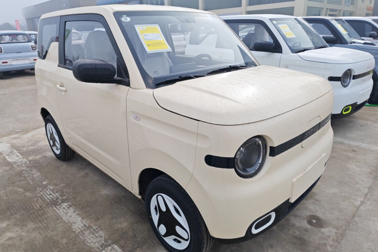 吉利银河 熊猫 2025款 210km 元气熊车身外观3