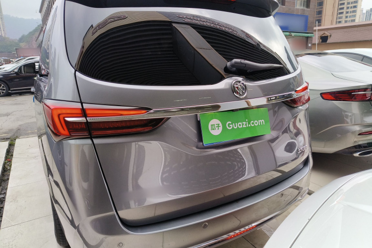 别克GL8 2020款 陆上公务舱 652T 豪华型车身外观6