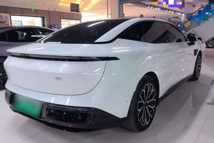 极氪007 2024款 后驱增强版 100kWh车身外观7