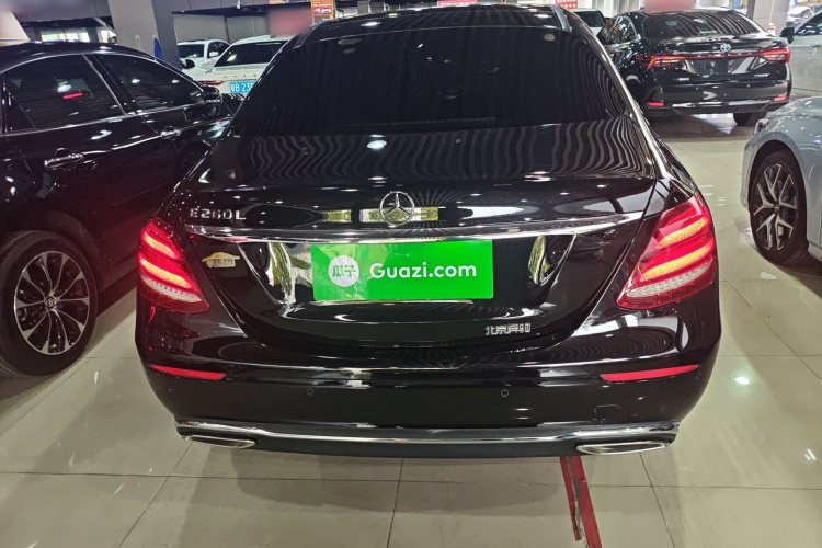 奔驰E级 2020款 改款 E 260 L车身外观6